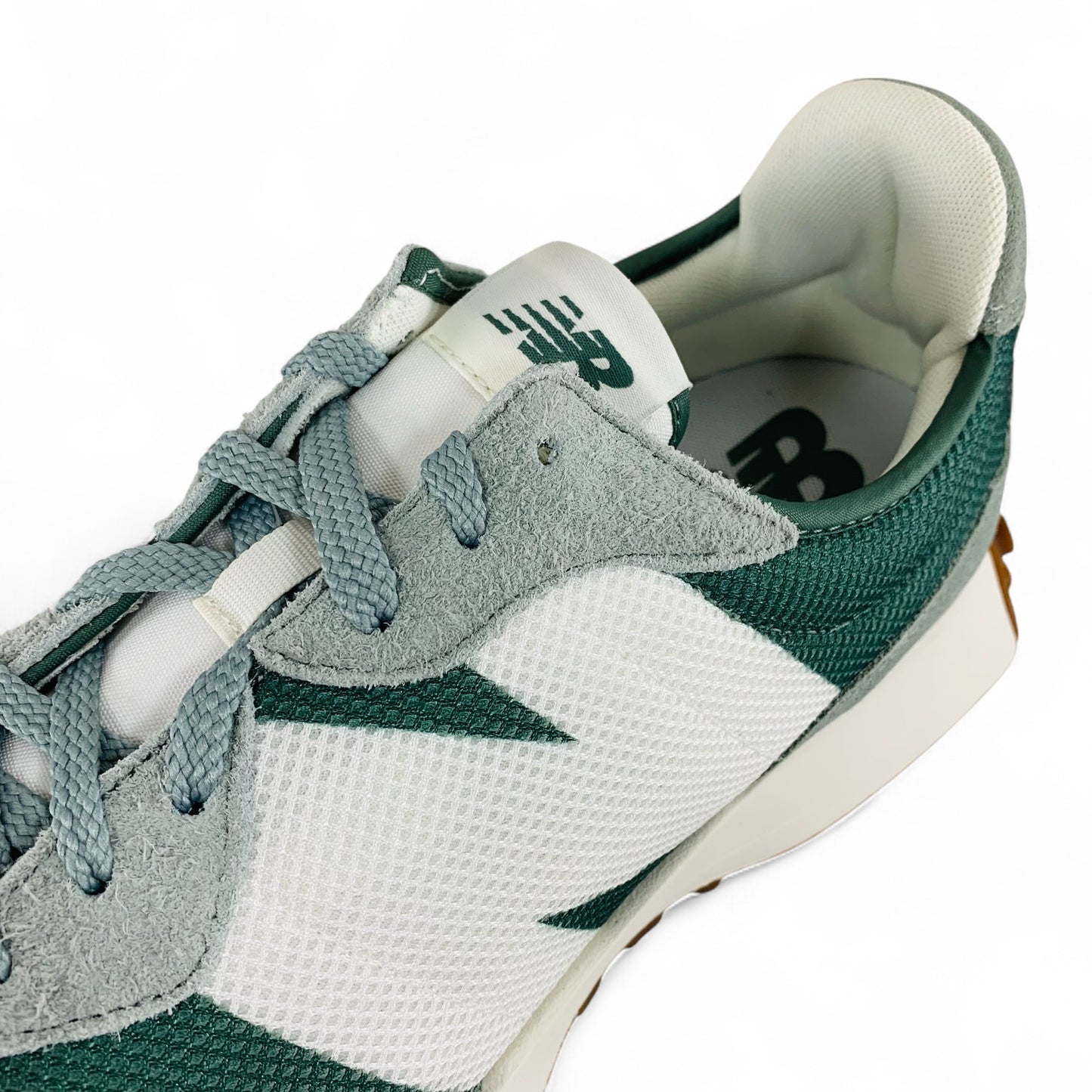 New Balance 327