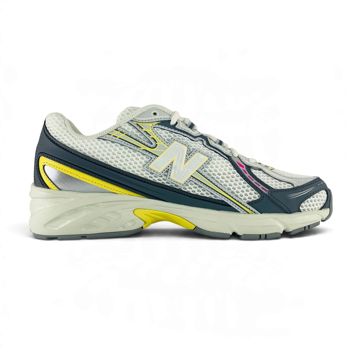 New Balance 740