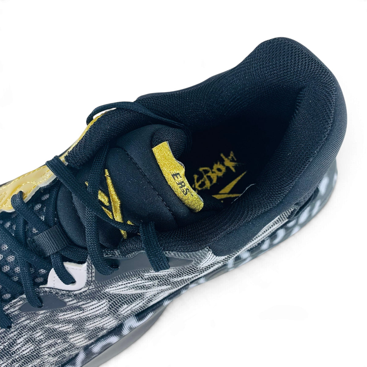 Reebok Engine A 26 SE