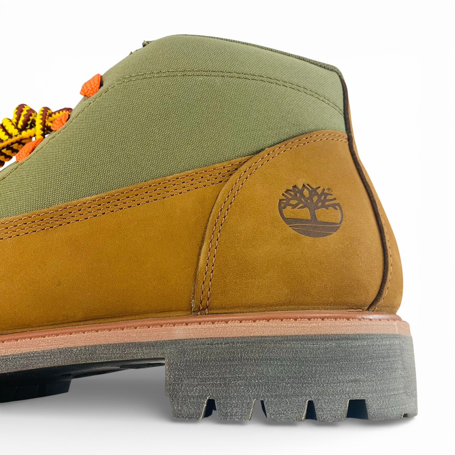 Timberland Premium Mid Lace Chukka Boot