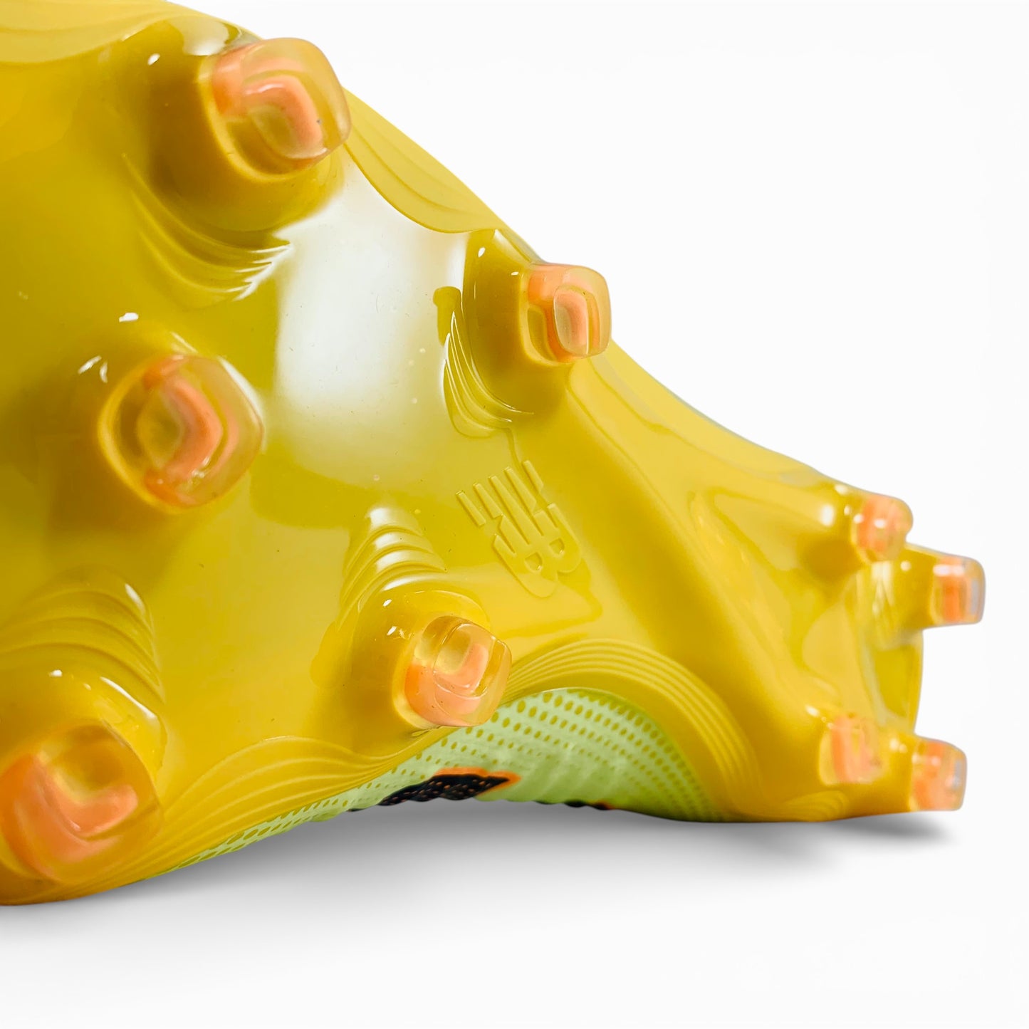 New Balance Tekela Magia Low Laced FG v4+