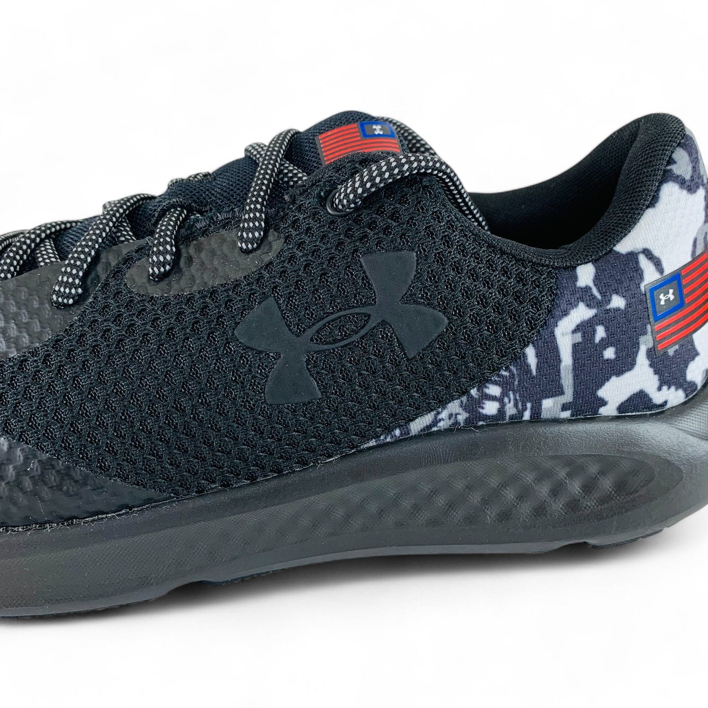 Under Armour Charged Pursuit 3