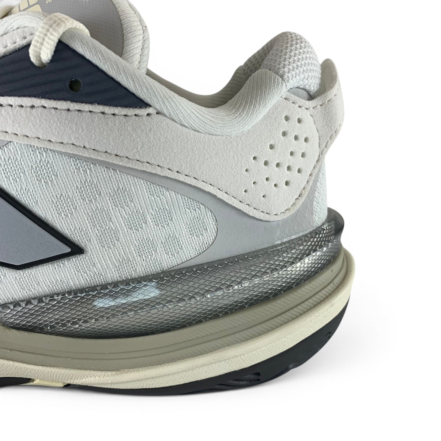 New Balance HESI Low v2