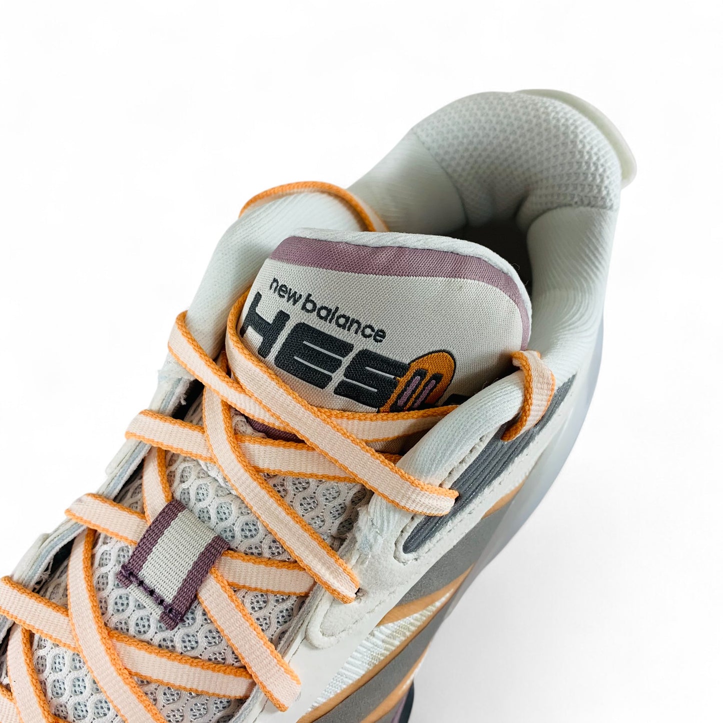 New Balance HESI Low v2